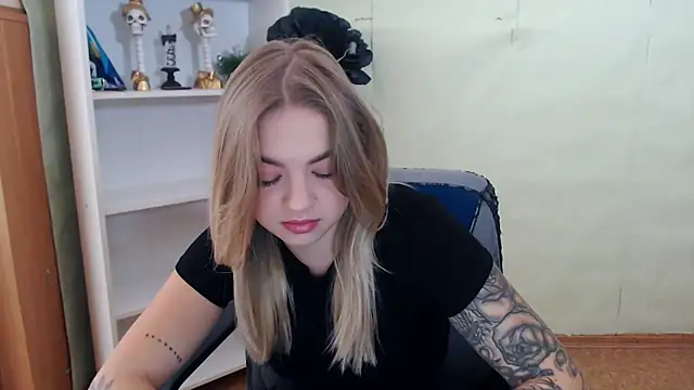 CrazyGloria online show from 09.25.25
