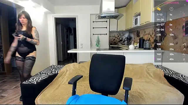 StacyTigerr online show from 10.14.25