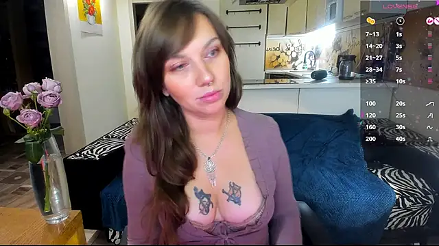 StacyTigerr online show from 11.08.25