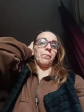 Dettybitch40 online show from 11.28.25