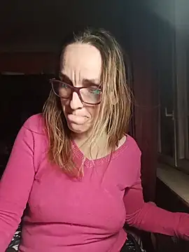 Dettybitch40 online show from 12.17.25