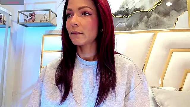 HannaPetit online show from 10.07.25