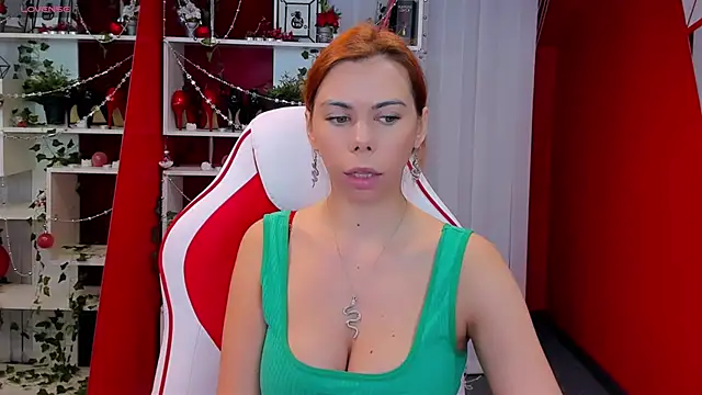 Snapshot of KateCloud chatting on 12.22.24 KateCloud online show from 12.22.24