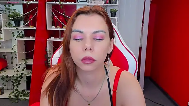 Snapshot of KateCloud chatting on 02.07.25 KateCloud online show from 02.07.25