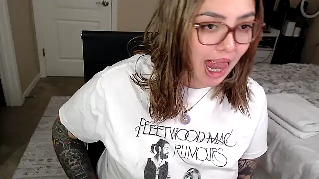 nativepumpkin95 online show from 12.13.24