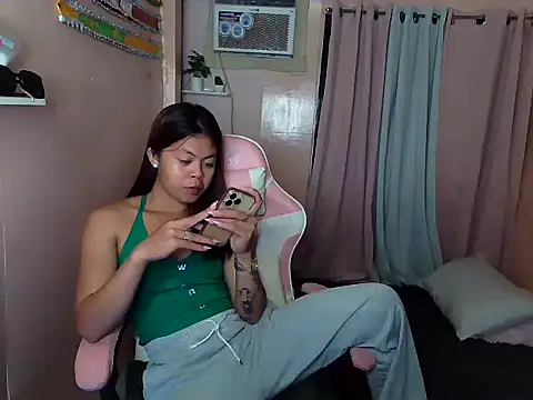 Snapshot of young_salsalita chatting on 07.03.26 young salsalita online show from 07.03.26