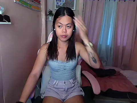 Snapshot of young_salsalita chatting on 07.13.26 young salsalita online show from 07.13.26