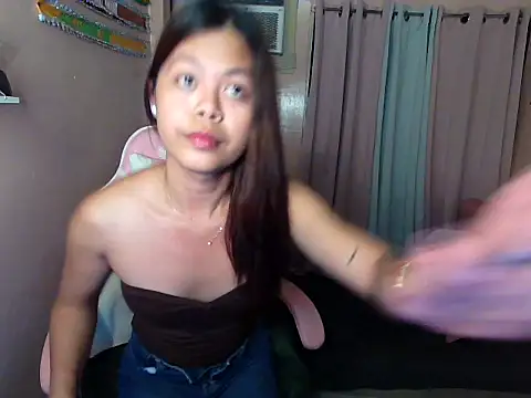 Snapshot of young_salsalita chatting on 07.16.26 young salsalita online show from 07.16.26