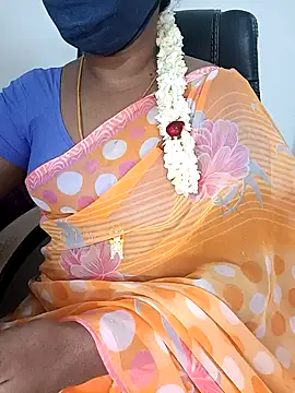Snapshot of Tamil-hotwife chatting on 10.18.25 Tamil-hotwife online show from 10.18.25