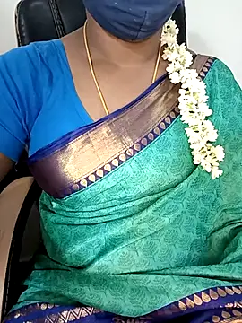 Snapshot of Tamil-hotwife chatting on 10.29.25 Tamil-hotwife online show from 10.29.25
