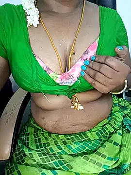 Snapshot of Tamil-hotwife chatting on 11.06.25 Tamil-hotwife online show from 11.06.25