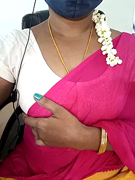 Snapshot of Tamil-hotwife chatting on 11.11.25 Tamil-hotwife online show from 11.11.25