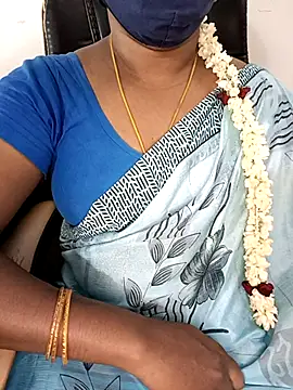 Snapshot of Tamil-hotwife chatting on 11.12.25 Tamil-hotwife online show from 11.12.25