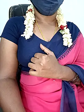 Snapshot of Tamil-hotwife chatting on 04.22.26 Tamil-hotwife online show from 04.22.26