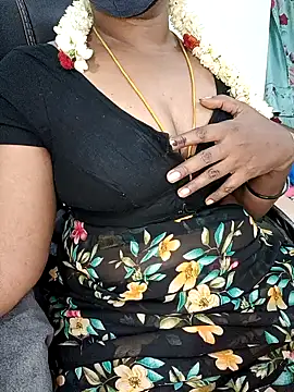 Snapshot of Tamil-hotwife chatting on 04.23.26 Tamil-hotwife online show from 04.23.26