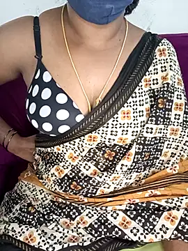 Snapshot of Tamil-hotwife chatting on 04.25.26 Tamil-hotwife online show from 04.25.26