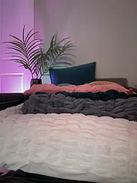 Fiona Kent  online show from 12.24.24