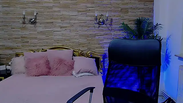 PlayfulElla online show from 12.18.24