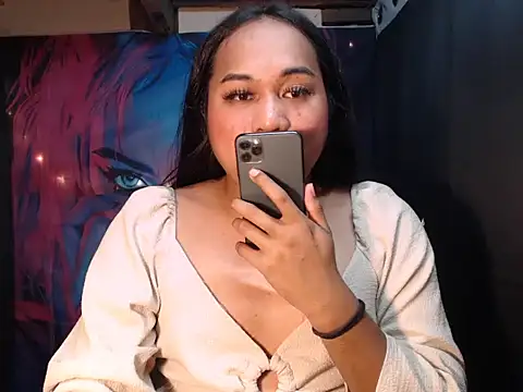 Snapshot of bettina_love chatting on 10.28.25 bettina love online show from 10.28.25