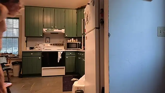 Snapshot of CDforU chatting on 10.15.25 CDforU online show from 10.15.25