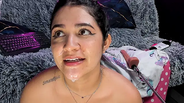 Snapshot of Emilyjhonson_01 chatting on 10.01.25 Emilyjhonson 01 online show from 10.01.25