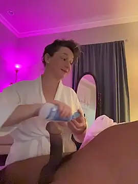 Snapshot of Vivian_MayXxX chatting on 10.26.25 Vivian MayXxX online show from 10.26.25