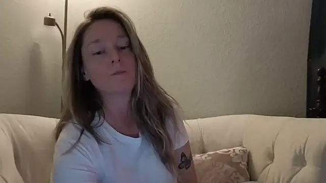 Snapshot of Vivian_MayXxX chatting on 11.04.25 Vivian MayXxX online show from 11.04.25