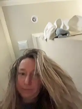 Snapshot of Vivian_MayXxX chatting on 11.23.25 Vivian MayXxX online show from 11.23.25