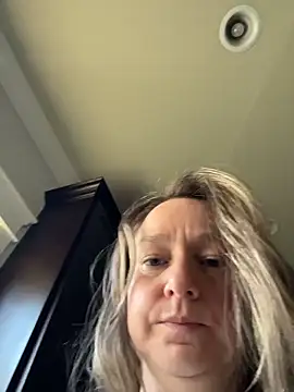 Snapshot of Vivian_MayXxX chatting on 11.29.25 Vivian MayXxX online show from 11.29.25