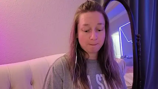 Snapshot of Vivian_MayXxX chatting on 12.16.25 Vivian MayXxX online show from 12.16.25