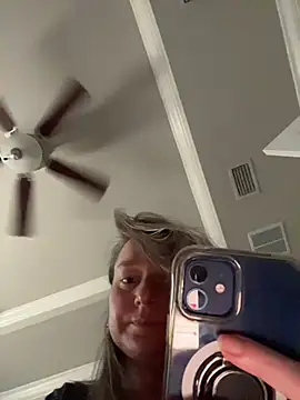 Snapshot of Vivian_MayXxX chatting on 02.12.26 Vivian MayXxX online show from 02.12.26