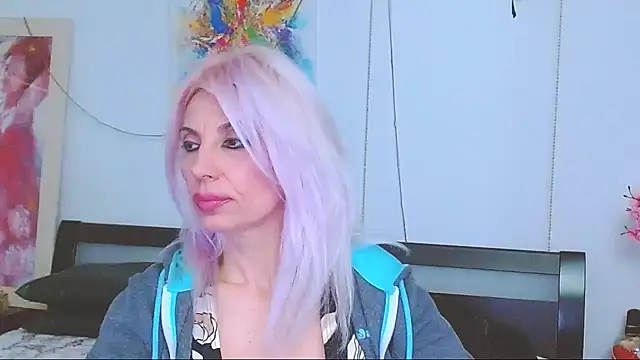 HoneyLara online show from 02.12.25