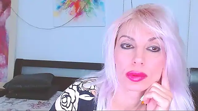 HoneyLara online show from 02.14.25