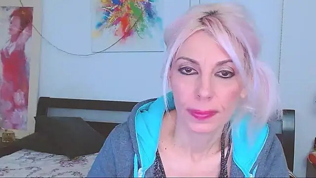 HoneyLara online show from 02.16.25