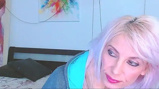 HoneyLara online show from 02.18.25