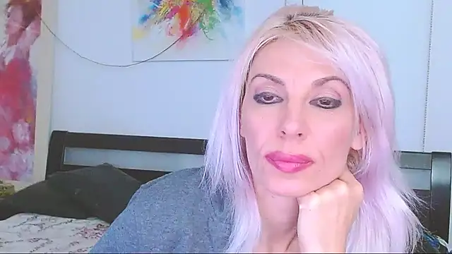 HoneyLara online show from 02.19.25