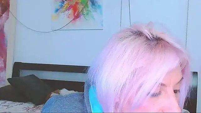 HoneyLara online show from 02.24.25