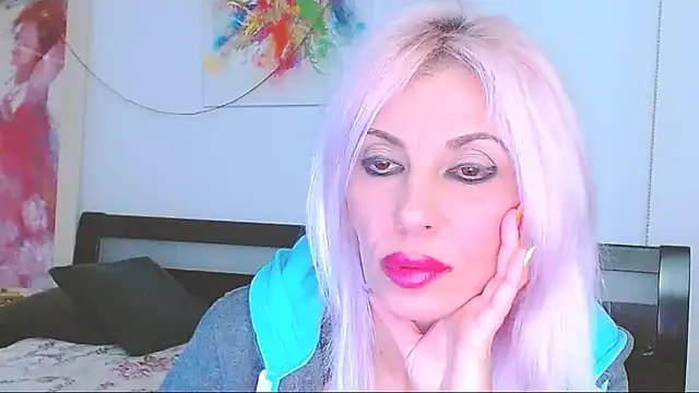 HoneyLara online show from 03.01.25