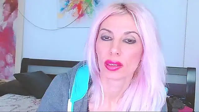 HoneyLara online show from 03.02.25