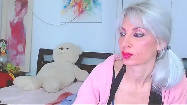 HoneyLara online show from 12.19.25