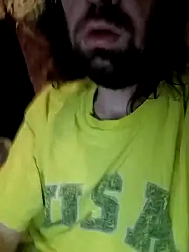 Snapshot of ShadowyTube chatting on 10.04.25 ShadowyTube online show from 10.04.25