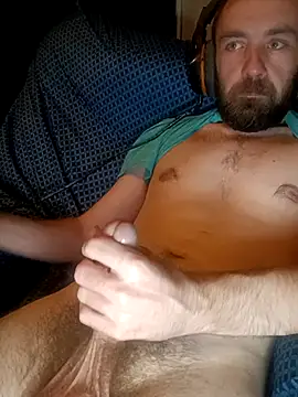 Snapshot of ShadowyTube chatting on 11.09.25 ShadowyTube online show from 11.09.25