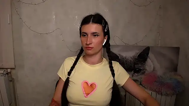 Snapshot of MaryEm976 chatting on 05.23.26 MaryEm976 online show from 05.23.26