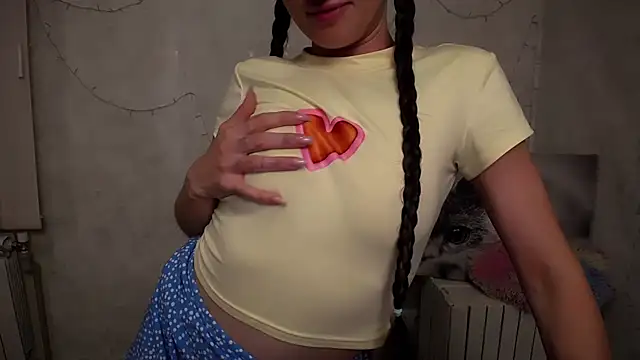 Snapshot of MaryEm976 chatting on 05.30.26 MaryEm976 online show from 05.30.26