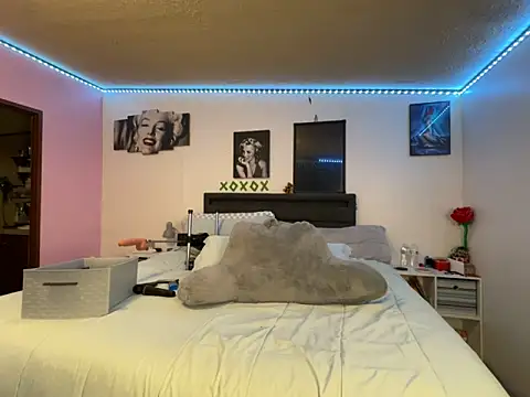 Snapshot of AngelSinz69 chatting on 11.01.25 AngelSinz69 online show from 11.01.25