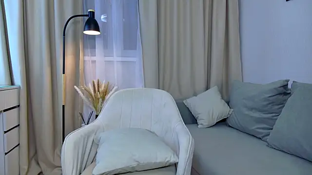 Snapshot of KylieLips chatting on 03.17.26 KylieLips online show from 03.17.26