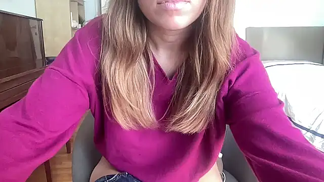Snapshot of Mollyy998 chatting on 10.05.25 Mollyy998 online show from 10.05.25