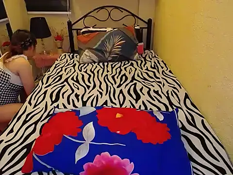 Snapshot of MissFoxylady chatting on 12.11.24 MissFoxylady online show from 12.11.24