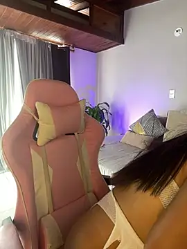 LEAH DOUUGLASS online show from 01.20.25