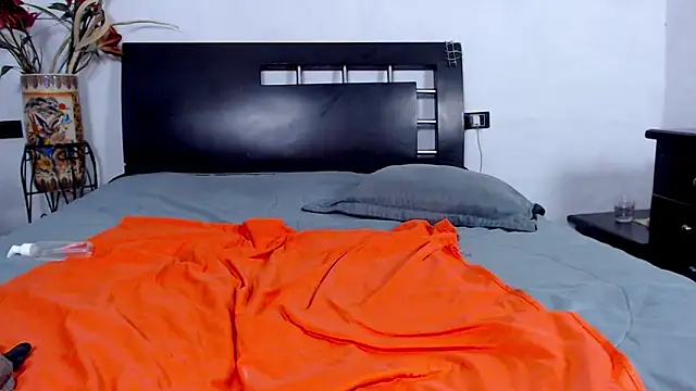 AikoTailor online show from 12.20.25